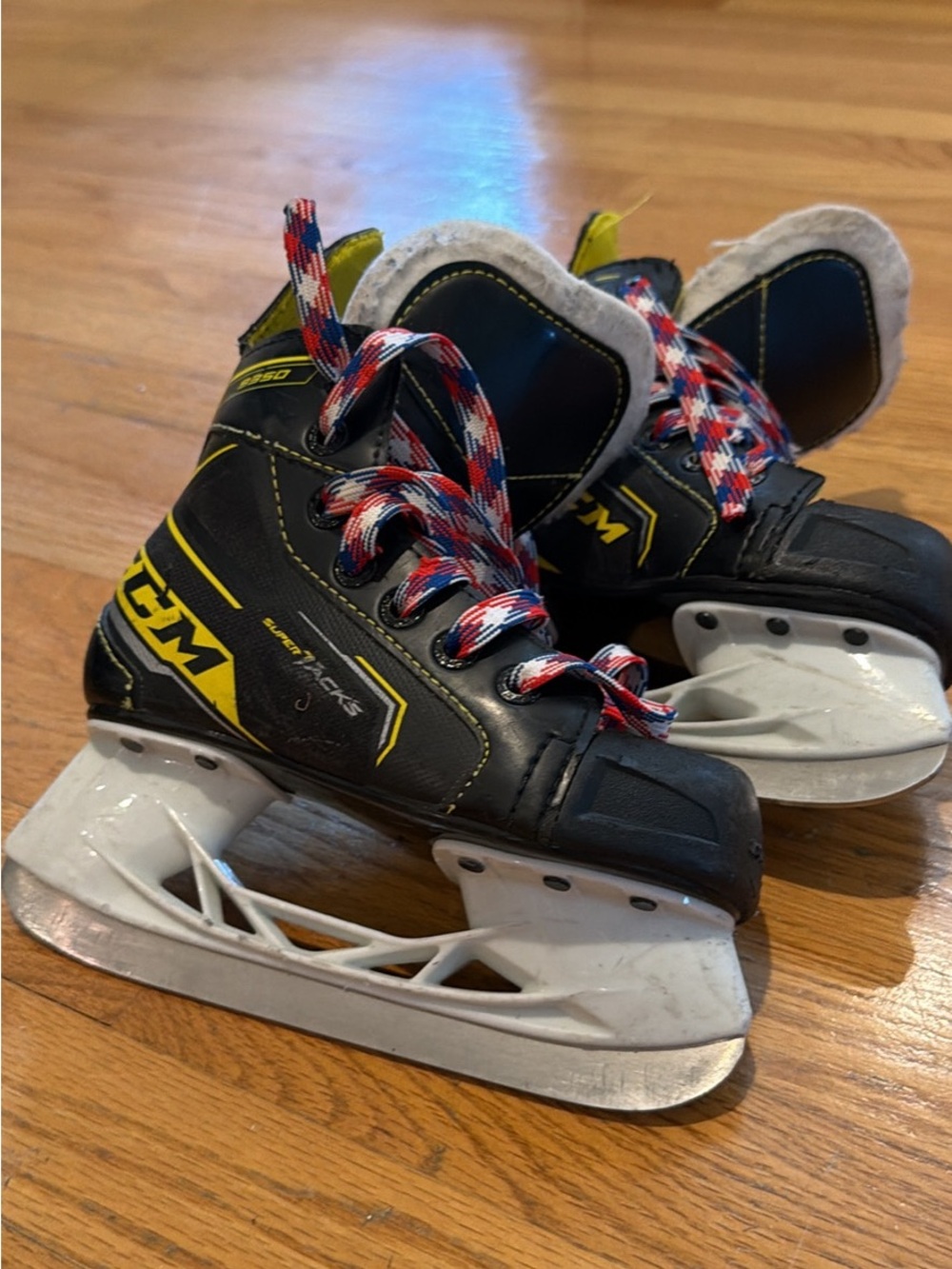 CCM Youth Super Tacks Hockey Skates